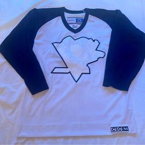 Unique CCM Penguins WHITE OUT logo hockey jersey Medium